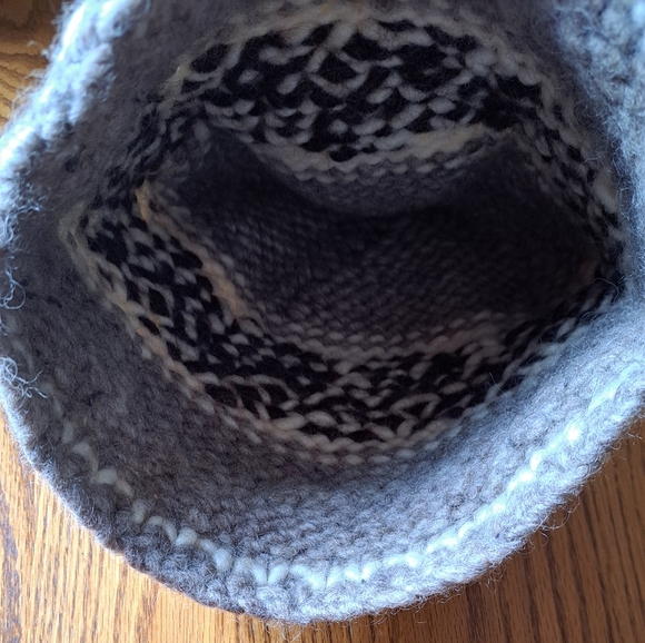 Cowichan sweater touque - Picture 4 of 4